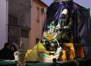 Fotos de las Cabalgatas de sus Majestades los Reyes Magos de Oriente en varias localidades de Tierra Estella como Ayegui, Azagra, Echávarri, Larrión, Mendavia y San Adrián.