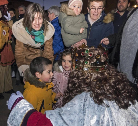 Fotos de las Cabalgatas de sus Majestades los Reyes Magos de Oriente en varias localidades de Tierra Estella como Ayegui, Azagra, Echávarri, Larrión, Mendavia y San Adrián.