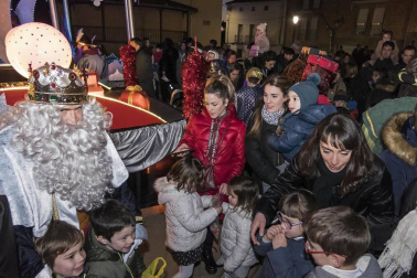 Fotos de las Cabalgatas de sus Majestades los Reyes Magos de Oriente en varias localidades de Tierra Estella como Ayegui, Azagra, Echávarri, Larrión, Mendavia y San Adrián.