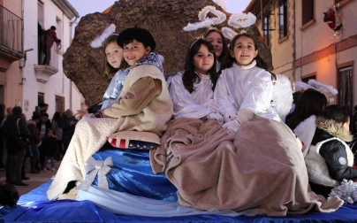 Fotos de las Cabalgatas de sus Majestades los Reyes Magos de Oriente en varias localidades de Tierra Estella como Ayegui, Azagra, Echávarri, Larrión, Mendavia y San Adrián.
