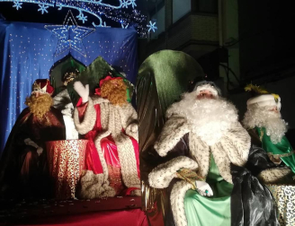 Fotos de las Cabalgatas de sus Majestades los Reyes Magos de Oriente en varias localidades de Tierra Estella como Ayegui, Azagra, Echávarri, Larrión, Mendavia y San Adrián.
