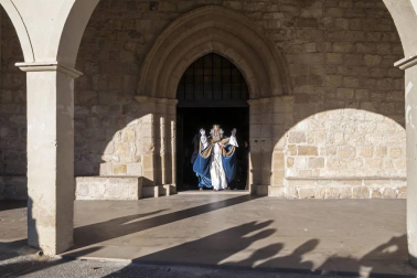 Fotos de las Cabalgatas de sus Majestades los Reyes Magos de Oriente en varias localidades de Tierra Estella como Ayegui, Azagra, Echávarri, Larrión, Mendavia y San Adrián.