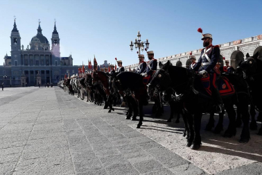 Felipe VI, acompañado por la reina Letizia, ha presidido la ceremonia de la Pascua Militar en el Palacio Real, a la que han asistido el presidente del Gobierno en funciones, Pedro Sánchez,