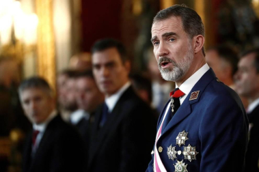 Felipe VI, acompañado por la reina Letizia, ha presidido la ceremonia de la Pascua Militar en el Palacio Real, a la que han asistido el presidente del Gobierno en funciones, Pedro Sánchez,