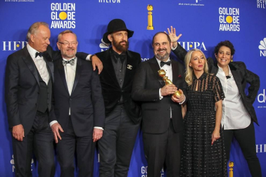 La comedia 'Érase una vez en ...Hollywood' de Quentin Tarantino y el drama '1917' de Sam Mendes vencieron en la 77 edición de los Globos, en una repartida ceremonia en la que ni "Dolor y gloria", ni Antonio Banderas lograron el galardón.