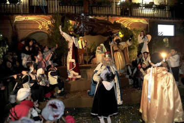 Fotos de la Cabalgata de sus Majestades los Reyes Magos de Oriente en Peralta.