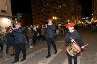 Fotos de la Cabalgata de sus Majestades los Reyes Magos de Oriente en Tudela.