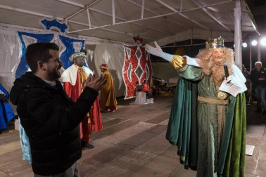 Fotos de la Cabalgata de sus Majestades los Reyes Magos de Oriente en Tudela.