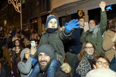 Fotos de la Cabalgata de sus Majestades los Reyes Magos de Oriente en Tudela.