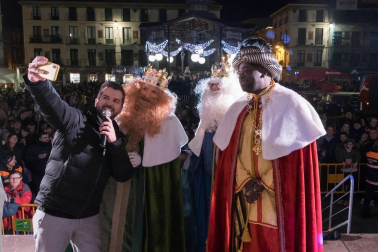 Fotos de la Cabalgata de sus Majestades los Reyes Magos de Oriente en Tudela.