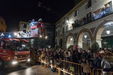 Fotos de la Cabalgata de sus Majestades los Reyes Magos de Oriente en Tudela.