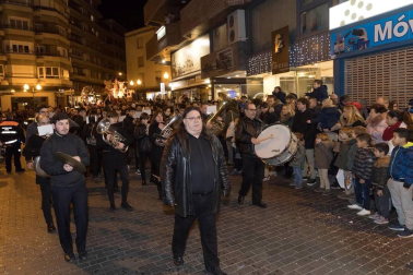 Fotos de la Cabalgata de sus Majestades los Reyes Magos de Oriente en Tudela.