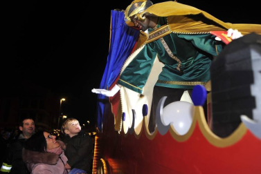 Fotos de la Cabalgata de sus Majestades los Reyes Magos de Oriente en Tafalla.