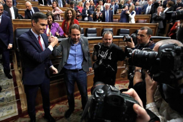 Pedro Sánchez, investido presidente del Gobierno tras la votación más ajustada desde la Transición