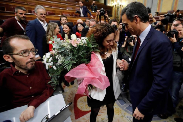 Pedro Sánchez, investido presidente del Gobierno tras la votación más ajustada desde la Transición