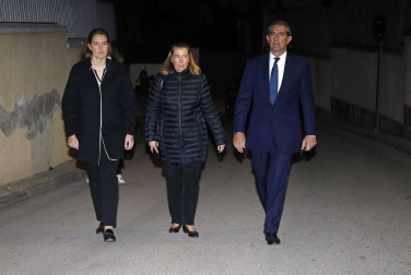 Fotos de la llegada de familiares y cercanos a la capilla ardiente de Pilar de Borbón