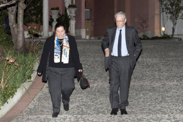 Fotos de la llegada de familiares y cercanos a la capilla ardiente de Pilar de Borbón