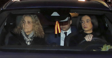 Fotos de la llegada de familiares y cercanos a la capilla ardiente de Pilar de Borbón