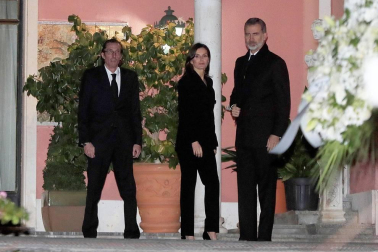 Fotos de la llegada de familiares y cercanos a la capilla ardiente de Pilar de Borbón