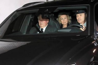 Fotos de la llegada de familiares y cercanos a la capilla ardiente de Pilar de Borbón