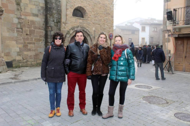 Sangüesa cumplió un año más con la tradición y celebró el Auto de los Reyes Magos la mañana del 6 de enero. Esta escenificación, declarada Fiesta de Interés Turístico de Navarra, relata la llegada real con una serie de versos escritos en el año 1900.