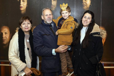 Gorgorito, personaje títere que ha encandilado a varias generaciones de niños en Pamplona, regresó a los escenarios durante las vacaciones de Navidad. Mayores y pequeños disfrutaron de sus aventuras en Baluarte.