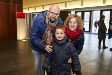 Gorgorito, personaje títere que ha encandilado a varias generaciones de niños en Pamplona, regresó a los escenarios durante las vacaciones de Navidad. Mayores y pequeños disfrutaron de sus aventuras en Baluarte.