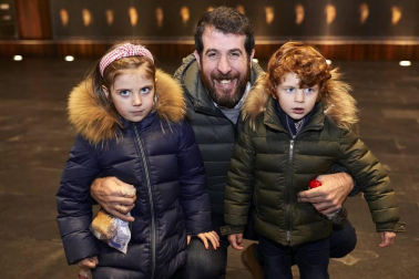 Gorgorito, personaje títere que ha encandilado a varias generaciones de niños en Pamplona, regresó a los escenarios durante las vacaciones de Navidad. Mayores y pequeños disfrutaron de sus aventuras en Baluarte.