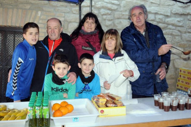 Las calles de Larraga se llenaron este fin de semana de deportistas en su XXXII Cross de Reyes. Una prueba que unió a todo un pueblo antes de servir los roscones en las mesas de los hogares. El buen tiempo y mejor humor formaron parte de este gran día para los ragueses.