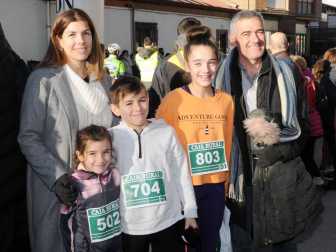 Las calles de Larraga se llenaron este fin de semana de deportistas en su XXXII Cross de Reyes. Una prueba que unió a todo un pueblo antes de servir los roscones en las mesas de los hogares. El buen tiempo y mejor humor formaron parte de este gran día para los ragueses.