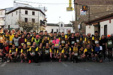 Las calles de Larraga se llenaron este fin de semana de deportistas en su XXXII Cross de Reyes. Una prueba que unió a todo un pueblo antes de servir los roscones en las mesas de los hogares. El buen tiempo y mejor humor formaron parte de este gran día para los ragueses.