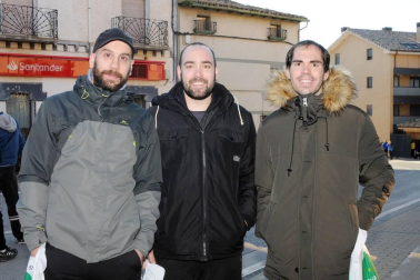 Las calles de Larraga se llenaron este fin de semana de deportistas en su XXXII Cross de Reyes. Una prueba que unió a todo un pueblo antes de servir los roscones en las mesas de los hogares. El buen tiempo y mejor humor formaron parte de este gran día para los ragueses.