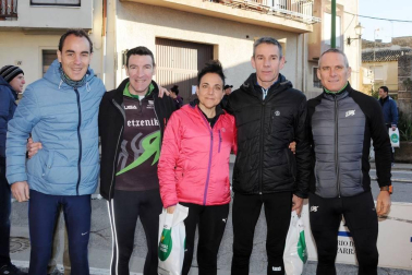 Las calles de Larraga se llenaron este fin de semana de deportistas en su XXXII Cross de Reyes. Una prueba que unió a todo un pueblo antes de servir los roscones en las mesas de los hogares. El buen tiempo y mejor humor formaron parte de este gran día para los ragueses.