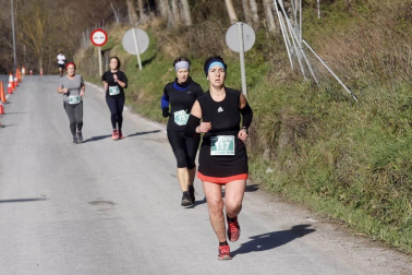 Participantes en la prueba disputada este domingo, 12 de enero, sobre un recorrido de 7,7 kilómetros