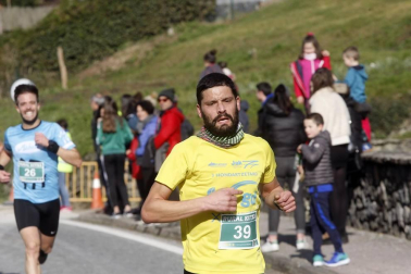 Participantes en la prueba disputada este domingo, 12 de enero, sobre un recorrido de 7,7 kilómetros