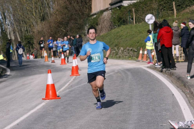 Participantes en la prueba disputada este domingo, 12 de enero, sobre un recorrido de 7,7 kilómetros