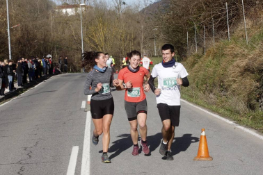 Participantes en la prueba disputada este domingo, 12 de enero, sobre un recorrido de 7,7 kilómetros