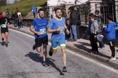 Participantes en la prueba disputada este domingo, 12 de enero, sobre un recorrido de 7,7 kilómetros
