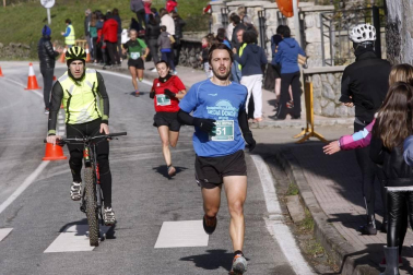 Participantes en la prueba disputada este domingo, 12 de enero, sobre un recorrido de 7,7 kilómetros
