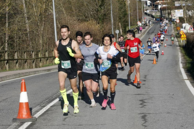 Participantes en la prueba disputada este domingo, 12 de enero, sobre un recorrido de 7,7 kilómetros