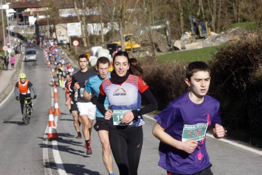 Participantes en la prueba disputada este domingo, 12 de enero, sobre un recorrido de 7,7 kilómetros