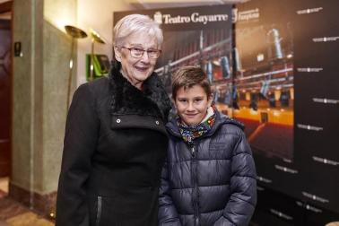 El Teatro Gayarre acogió el espectáculo 'Gran Concierto de Año Nuevo: Strauss Festival Orchestra y Ballet Ensemble', que trasladó hasta las butacas de este teatro pamplonés el ambiente de la tradicional cita musical que cada año se celebra en Viena a ritmo de vals. Un concierto extraordinario por el clima festivo que lo envuelve y la participación del público.