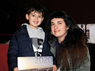 Peralta acogió un Festival Solidario en beneficio de la Asociación Navarra de Amigos del Sahara. Una reunión cargada de energía positiva en la que bailarines de diferentes edades sorprendieron al público con sus coreografías.