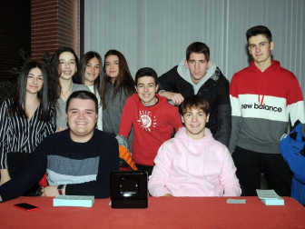 Peralta acogió un Festival Solidario en beneficio de la Asociación Navarra de Amigos del Sahara. Una reunión cargada de energía positiva en la que bailarines de diferentes edades sorprendieron al público con sus coreografías.
