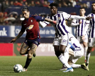 Galería de fotos del partido Osasuna-Valladolid disputado en El Sadar.