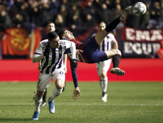 Galería de fotos del partido Osasuna-Valladolid disputado en El Sadar.