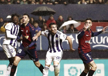 Galería de fotos del partido Osasuna-Valladolid disputado en El Sadar.