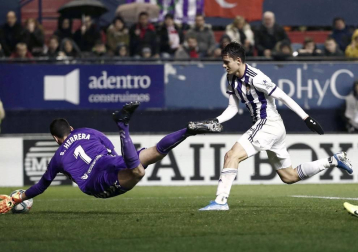 Galería de fotos del partido Osasuna-Valladolid disputado en El Sadar.
