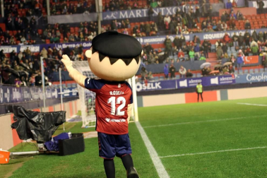 Galería de fotos de la afición en El Sadar durante el Osasuna-Valladolid