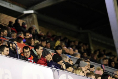 Galería de fotos de la afición en El Sadar durante el Osasuna-Valladolid